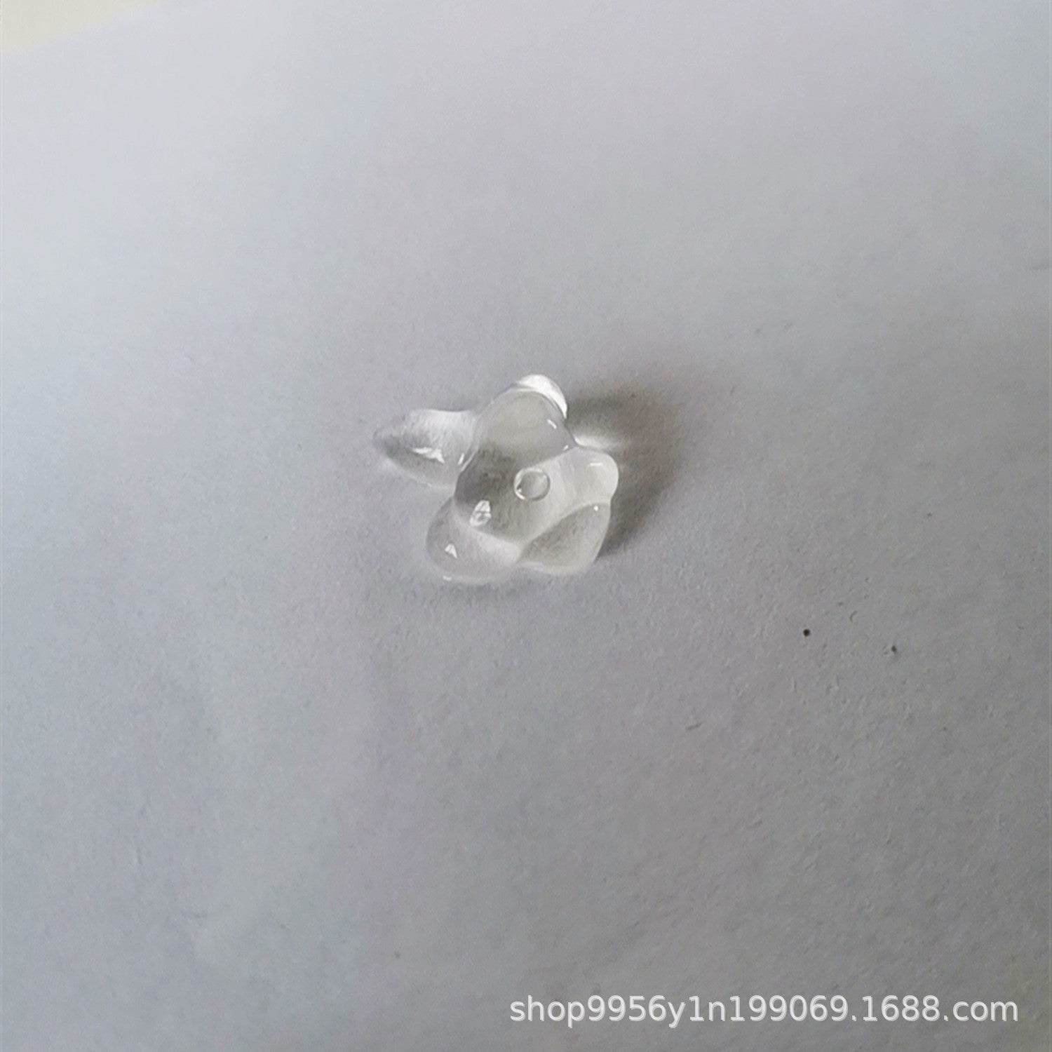 The manufacturer provides: paste, non-fluid, can be operated underwater, glue, aquatic weed, modeling glue, all-purpose glue